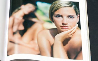 Sur l’étagère : Evidence par Mona Kuhn